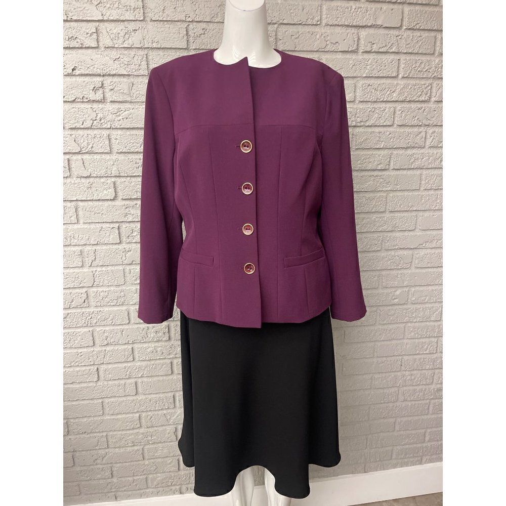 Kasper Maroon Round Neckline Blazer with Faux Enamel Button Size 12